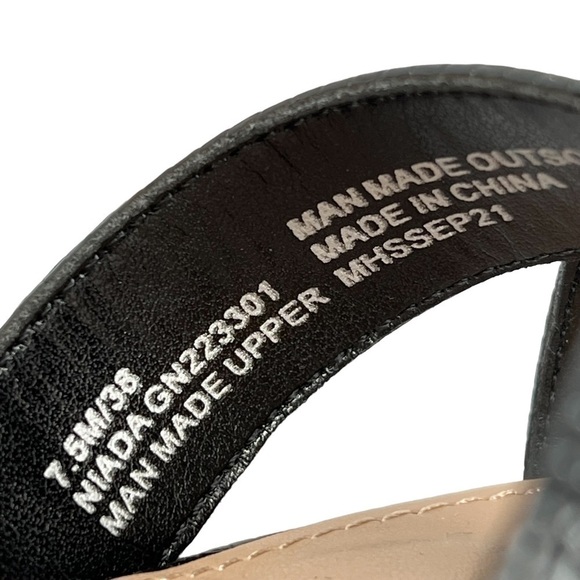 NWT BCBGeneration Black Niada Ankle Straps Platform 4" Heels Pumps Size 7.5 - Picture 16 of 16